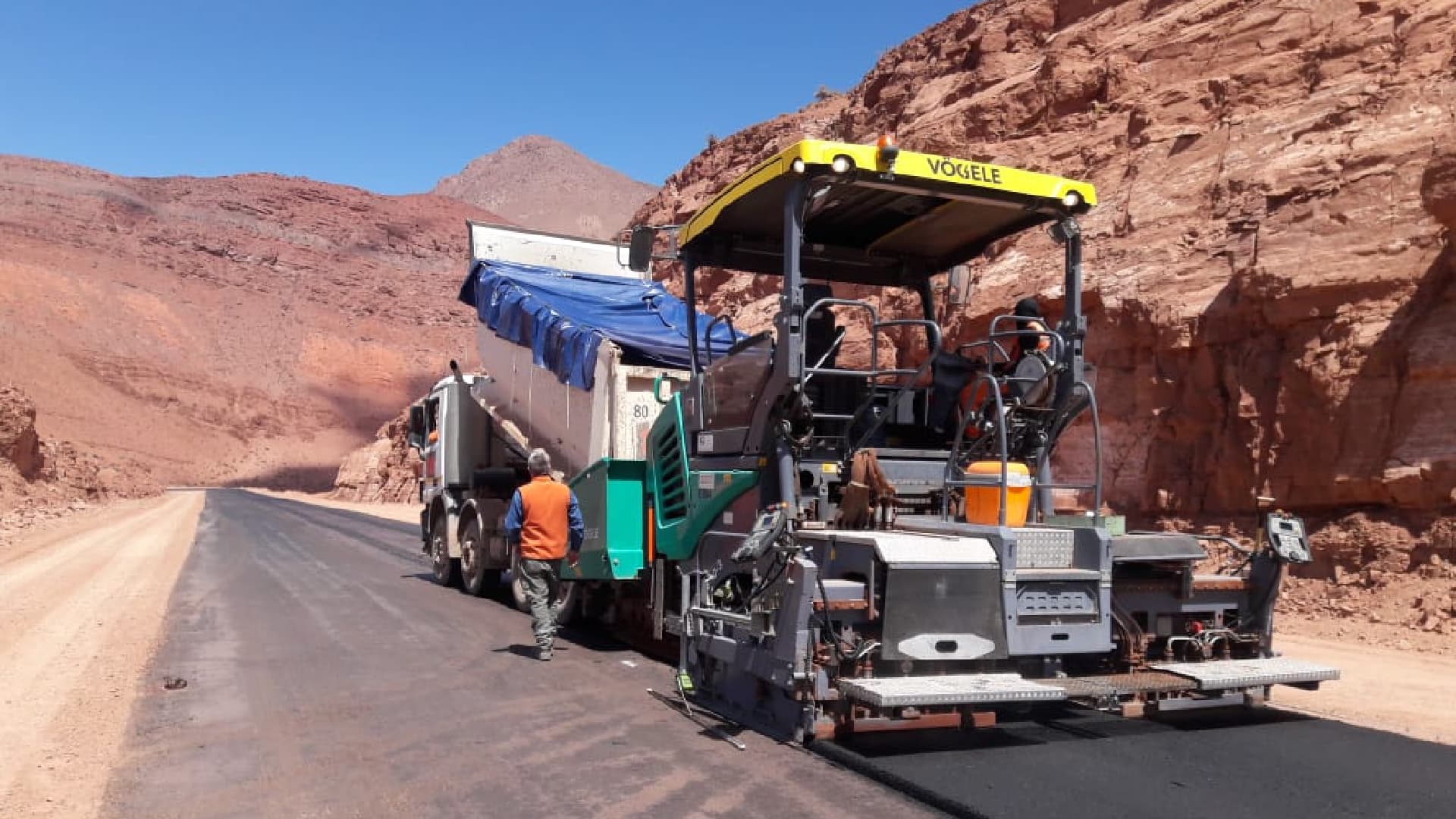 Trabajos de pavimentación y conservación vial